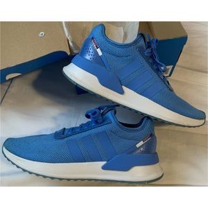 Adidas size 8 blue sneakers
